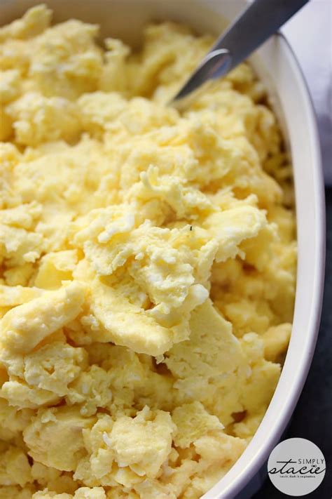 How do you make fluffy eggs? Oven Scrambled Eggs - Simply Stacie