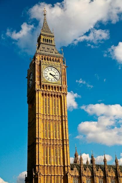 Premium Photo Big Ben Clock Tower Historical Landmark In London England