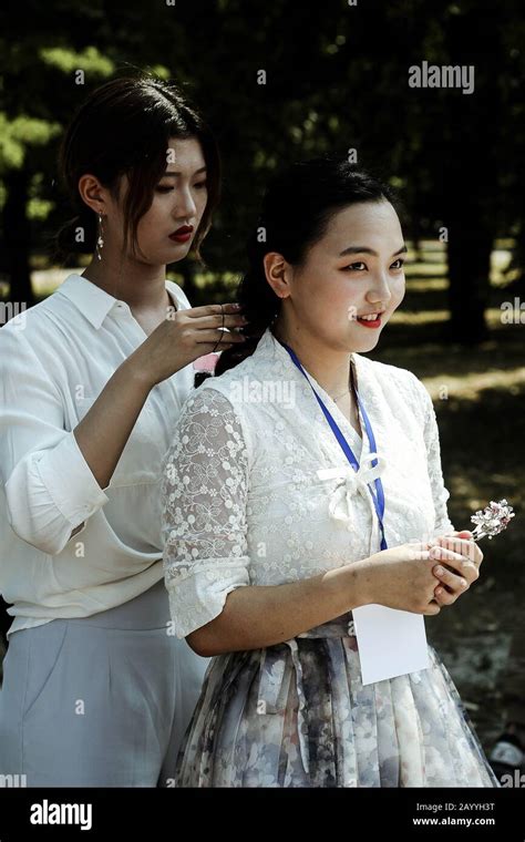 Korean girls Banque de photographies et dimages à haute résolution Alamy