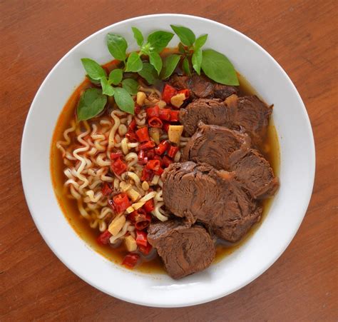 Weekend Recipe Thai Inspired Braised Beef Noodles Destinasian