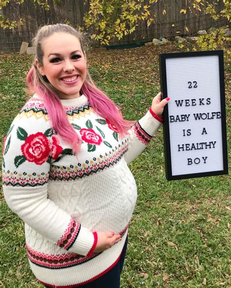22 Week Bumpdate And Pregnancy Letter Board