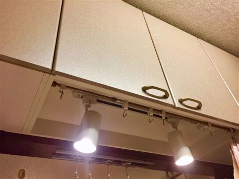 家電 amazonランキング キッチン家電 生活家電 季節・空調家電 理美容家電 健康家電 照明 大型家電 浄水器 お買い得情報・セール. キッチン照明にスポットライトを付けました。ダクトレールと ...