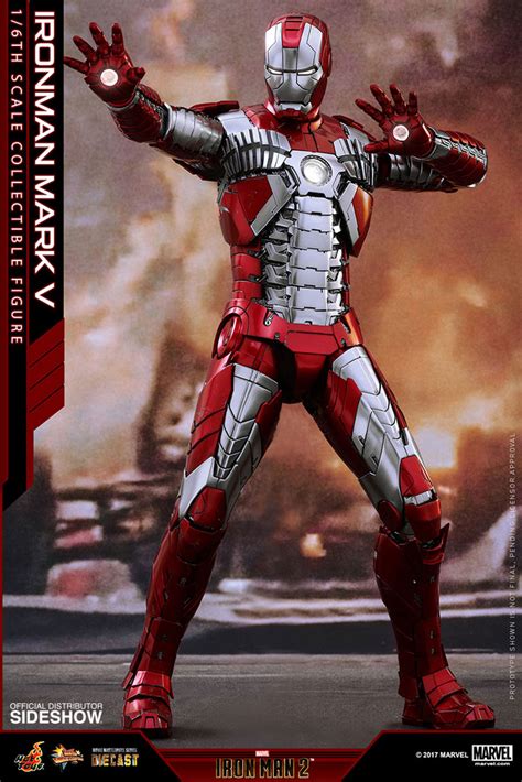 Tony stark è iron man e ora, dopo 6 mesi, che la notizia è di pubblico dominio il governo e le compagnie concorrenti, non troppo liete che la pace nel mondo. Hot Toys Iron Man Mark V Die-Cast Figure Up for Order ...