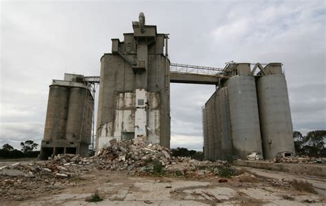 Rail Geelong - Gallery - Remains of the silos