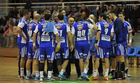 Elle doit permettre d'accueillir plus de 8 000 spectateurs des rencontres de handball du club local, le sc pick szeged. Pick Szeged conquer Veszprem Arena | Handball Planet