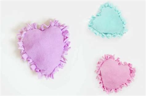 13 Diy Fleece Dog Toys You Can Make Today With Pictures Hepper