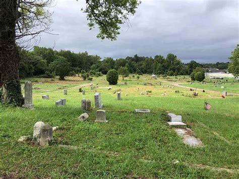 Black Cemeteries In Va Fell Into Disrepair — So Volunteers Took
