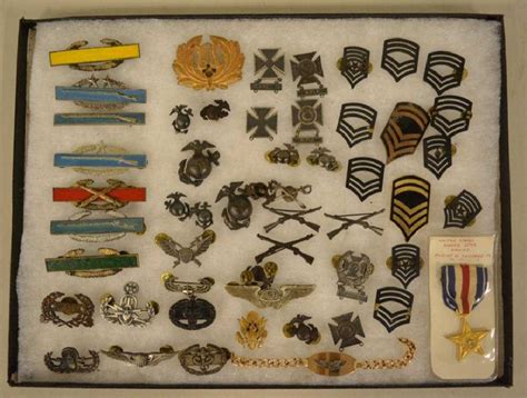 Wwii Era Us Military Pin And Badge Lot