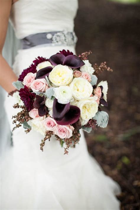 10 Ideas For White Rose Wedding Flowers For Your Ceremony And Reception