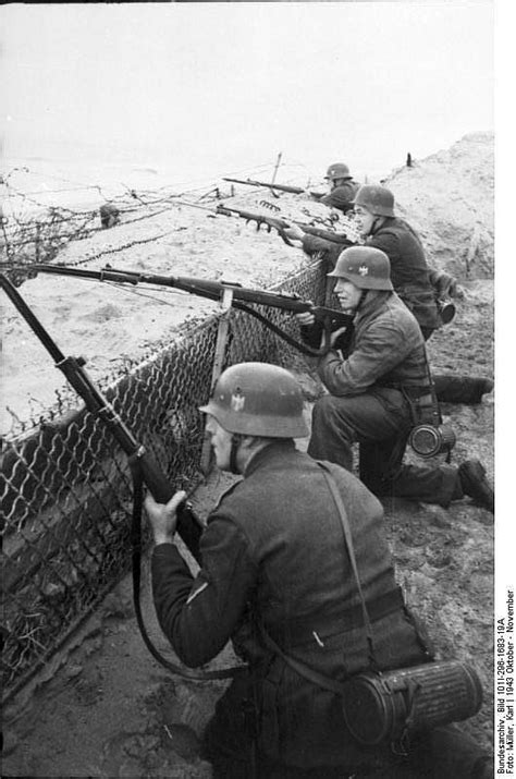 By wayne jones breathing planet by doug maxwell additional credits: ILLUSTRATED HISTORY: RELIVE THE TIMES: Images Of War ...