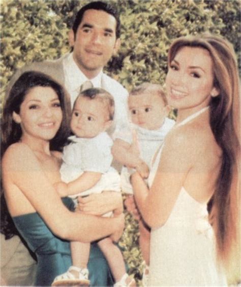 They dated for 2 years after getting together in 1997 and married on 19th sep 1999. Itatí Cantoral Photos (23 of 44) | Last.fm