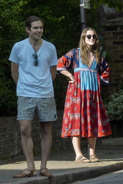 Sendung kreuzen alfred heer und philipp müller die klingen und diskutieren über die revision des alfred heer, parteipräsident svp kanton zürich, nationalrat anlässlich der medienkonferenz vom 27. Keira Knightley spotted while celebration VE Day with her ...