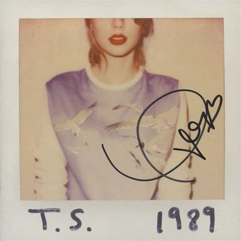 Taylor Swift Signed 1989 Cd Booklet Jsa Coa Pristine Auction