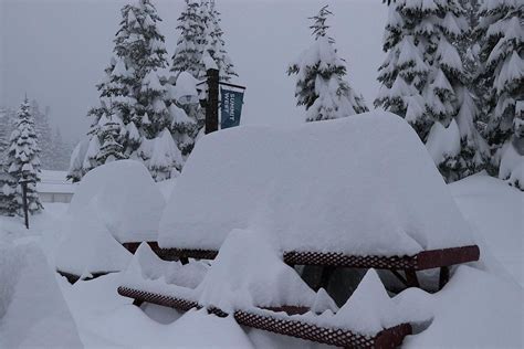Snoqualmie Pass Breaks All Time Record For Snowiest Day Kval