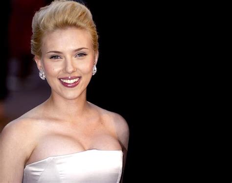 Bom Sex Scarlett Johansson Thừa Nhận Mắc Kẹt Trong Vai Diễn Khêu Gợi