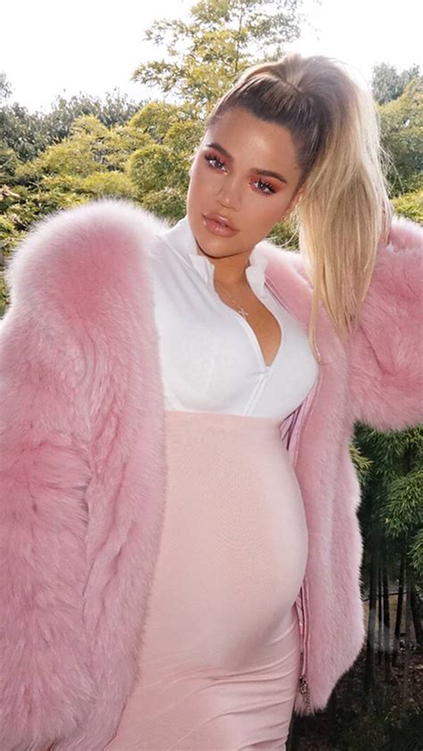 In 2007, she rose to fame on keeping up with the kardashians, her family's e! Khloe Kardashian Shares First Video of Baby True Thompson ...