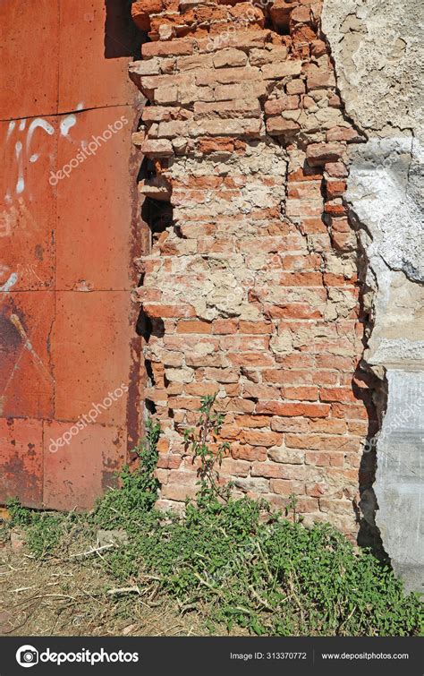 Wall Of An Old Ruined Building — Stock Photo © Majorosl66 313370772