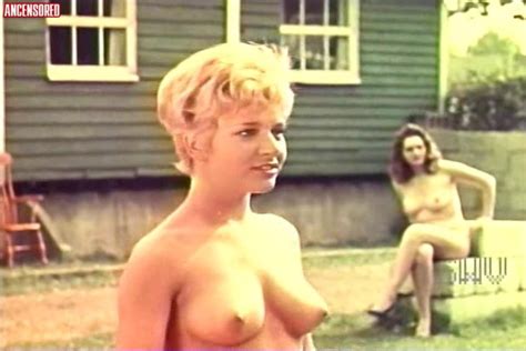 Angela Jones Desnuda En Naked As Nature Intended