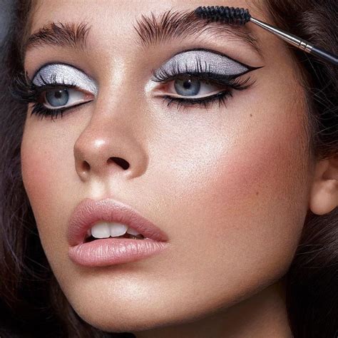 8 Fab Eye Makeup Tricks To Hide Puffiness Eye Makeup Tips No