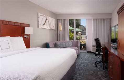 Courtyard Miami In Coral Gables By Marriott Coral Gables Florida Us