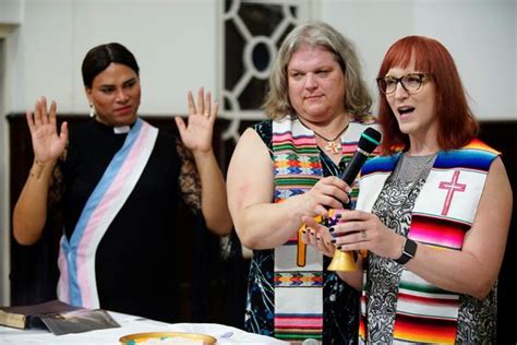 Transgender Pastors Celebrate A Joyous Lgbtq Friendly Mass In Cuba Huffpost