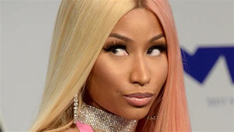 Nicki Minaj Beschenkt Ihre Fans Mit Nacktfotos Sexy Fotoreihe Zum 39