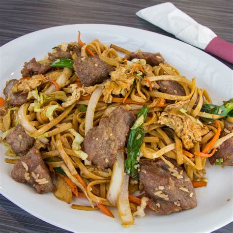 It's nice to get away from meat once in awhile and all the flavors involved in this lo mein don't make you miss a thing. Beef Lo Mein - FuBelly Houston Chinese Vietnamese Food
