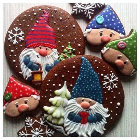 Christmas Gnome Cookies Sugarcookieschristmas In 2020 Christmas