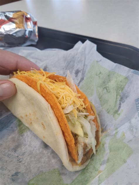 You Can Never Go Wrong With A Cheesy Gordita Crunch With A Nacho Cheese