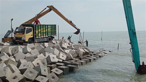 Pt Aura Sinar Baru Fokus Kerjakan Pembangunan Groin Di Pantai Glayem Indramayunewsid