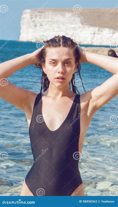 Mooi Meisje In Een Bikini Stock Foto Image Of Vrouw My XXX Hot Girl