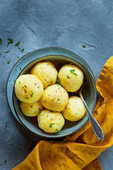 Klöße aus gekochten Kartoffeln selber machen
