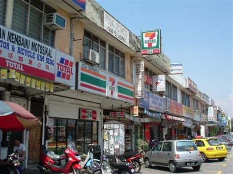 Maybank taman sri serdang, mukurweini address: 7-Eleven - Taman Sri Serdang (Store 063)