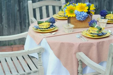 Some solid color options include a black table runner and placemats as well as other matching sets. DIY: A French Country Table Setting - Project Wedding