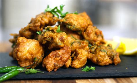 Spicy Fried Chicken Bites aka Chicken Pakora | Chicken pakora, Chicken bites, Spicy fried chicken