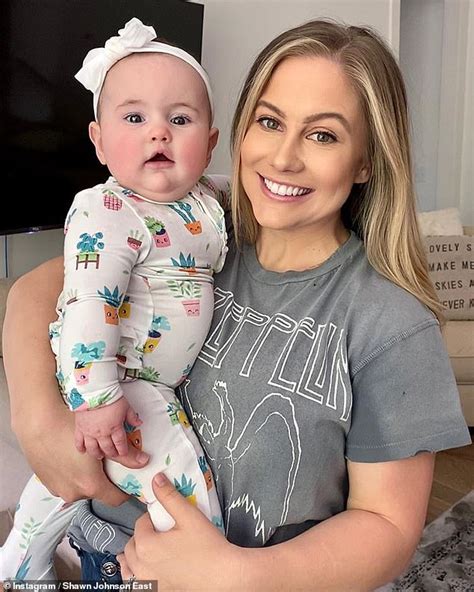 Olympic Gymnast Shawn Johnson 28 Reveals She Is Pregnant With Her
