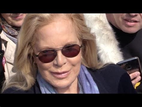 Icône des sixties au même titre que françoise hardy, jane birkin ou brigitte bardot, duo de choc avec johnny hallyday, socialite habillée par le splus grand créateurs. Sylvie Vartan - Chords Easy - The world most popular ...