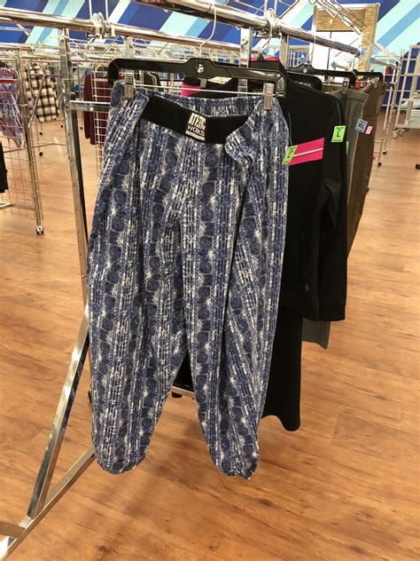 Sneak Peek: Goodwill Hayfield Alexandria, VA Finds - Finding Your Good