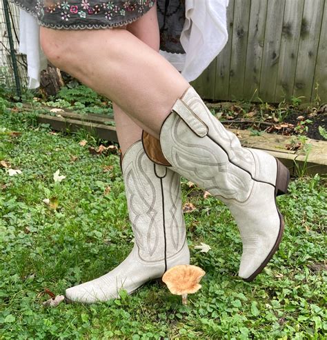 What To Wear On A Girl Date Styling My New White Cowgirl Boots Shelbee On The Edge