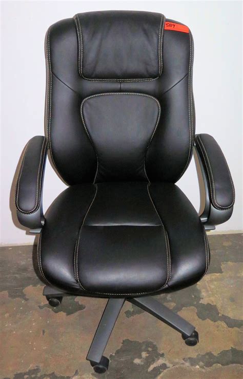 Executive Black Wheeled Rolling Office Chair W Armrests Oahu Auctions