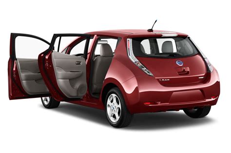 Cars.com joe wiesenfelder depletes a 2011 nissan leaf's battery to see how the car behaves and to test the warranty's promise of free towing. 2011 Nissan LEAF Reviews and Rating | Motor Trend
