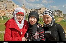 middle syrian syria east teens siria teenagers adolescente joven oriente musulmana chica