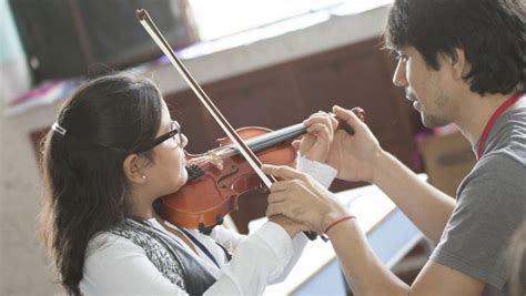 7 Beneficios De Tocar Un Instrumento Musical Aprende Música Online
