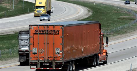 Trucking IPO will net Schneider family $230 million