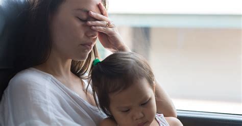 4 Signs A Mom Is Really Struggling