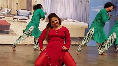 Nida Ch Performance New Pakistani Hot Stage Mujra Dance 2018 Youtube