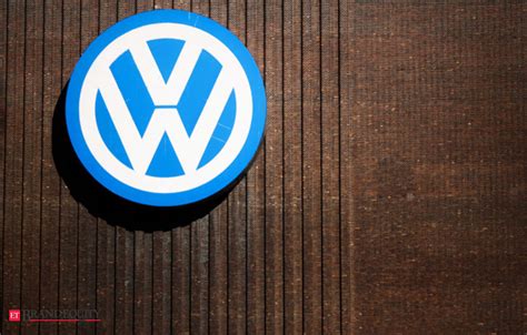 Vw Emission Scandal Car Maker Battles Loss Of Market Confidence In