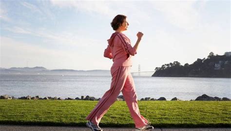 ٦ فوائد رياضة المشي الصحية. فوائد رياضة المشي في الصباح.. تحمي القلب وتحسن المزاج