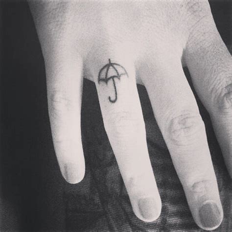 Definitely a cute tattoo for girls on. 75 Awesome Small Tattoo Ideas for Women 2019 - tiny tattoo ...