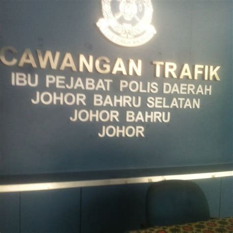 Kaunter ini boleh didapati di semua ibu pejabat polis daerah, kaunter jpj yang terpilih dan juga kaunter trafik cops di shopping complex. Cawangan Trafik Ibu Pejabat Polis Daerah - Police Station ...